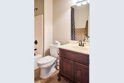 1004 Vintage Avenue, Gainesville, TX 76240 - Photo 32