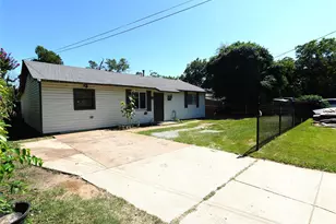 3931 Forbes St, Fort Worth, TX 76105 - Photo 2