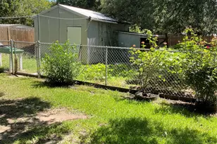 125 Live Oak Dr, Azle, TX 76020 - Photo 16