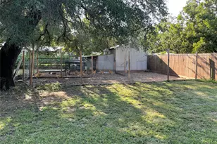 125 Live Oak Dr, Azle, TX 76020 - Photo 14