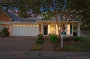 301 Village Cir, Waco, TX 76710 - Photo 2