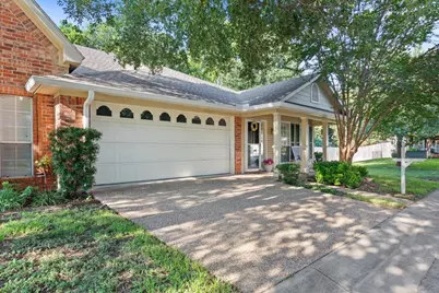 301 Village Circle, Waco, TX 76710 - Photo 8