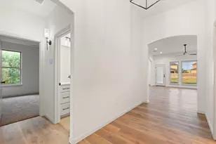 1707 Lakeway Dr, Cleburne, TX 76033 - Photo 4