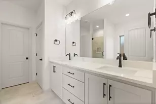 1707 Lakeway Dr, Cleburne, TX 76033 - Photo 20