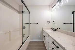 1000 Leaning Oak Dr, Tool, TX 75143 - Photo 20