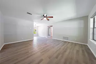 1000 Leaning Oak Dr, Tool, TX 75143 - Photo 16