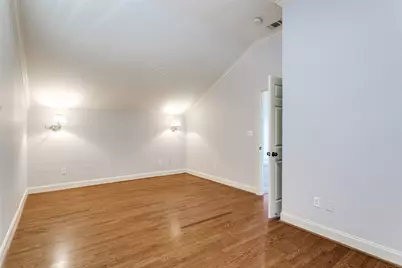 525 Estill Street, Grapevine, TX 76051 - Photo 18