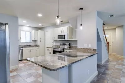 525 Estill Street, Grapevine, TX 76051 - Photo 10