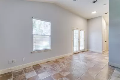 525 Estill Street, Grapevine, TX 76051 - Photo 14