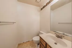 1606 Brentwood Dr, Irving, TX 75061 - Photo 32