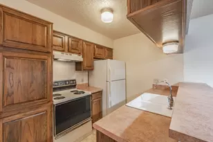 1606 Brentwood Dr, Irving, TX 75061 - Photo 2