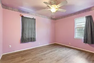 104 Crockett St, McGregor, TX 76657 - Photo 14