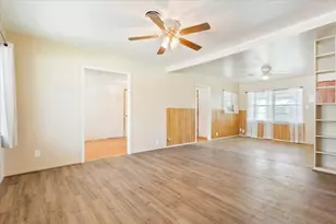 104 Crockett St, McGregor, TX 76657 - Photo 8