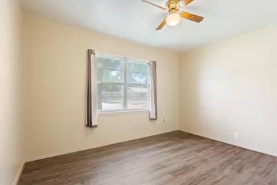 104 Crockett Street, McGregor, TX 76657 - Photo 18