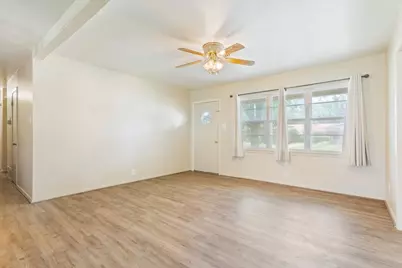 104 Crockett Street, McGregor, TX 76657 - Photo 6