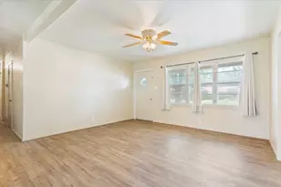 104 Crockett St, McGregor, TX 76657 - Photo 6