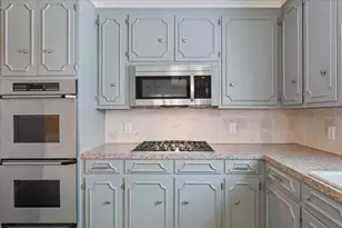 601 Ivy Ann Dr, Woodway, TX 76712 - Photo 20