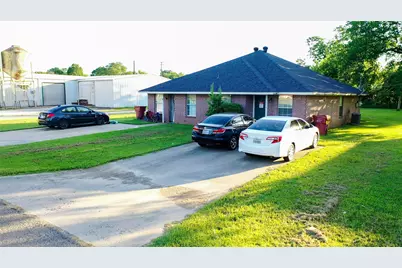 155 N Holley Street, Blossom, TX 75416 - Photo 18