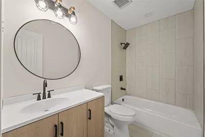 729 W Grenoble Drive, Grand Prairie, TX 75052 - Photo 20