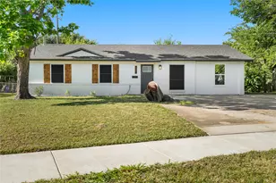 729 W Grenoble Dr, Grand Prairie, TX 75052 - Photo 2