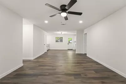 729 W Grenoble Drive, Grand Prairie, TX 75052 - Photo 6