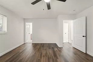 729 W Grenoble Dr, Grand Prairie, TX 75052 - Photo 22