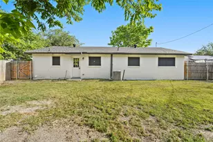 729 W Grenoble Dr, Grand Prairie, TX 75052 - Photo 26