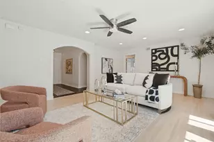 806 Knott Pl, Dallas, TX 75208 - Photo 6