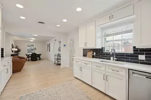 806 Knott Pl, Dallas, TX 75208 - Photo 10