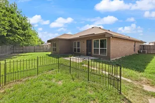 3117 Royal Crest Dr, Fort Worth, TX 76140 - Photo 16