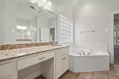 2021 Pebble Brook Circle, McGregor, TX 76657 - Photo 28