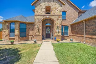 1011 Parview Circle, Grand Prairie, TX 75104 - Photo 2