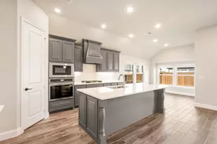 14426 McClint St, Pilot Point, TX 76258 - Photo 10