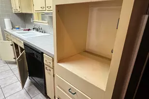 4212 Central Ln, Balch Springs, TX 75180 - Photo 4