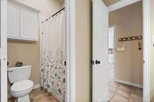 1117 SW Hillside Dr, Burleson, TX 76028 - Photo 18