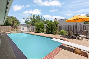 1117 SW Hillside Dr, Burleson, TX 76028 - Photo 30