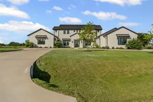 729 R C Luker Ct, Granbury, TX 76048 - Photo 2