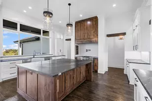 729 R C Luker Ct, Granbury, TX 76048 - Photo 8