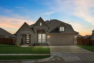 189 Creekside Dr, Sanger, TX 76266 - Photo 2