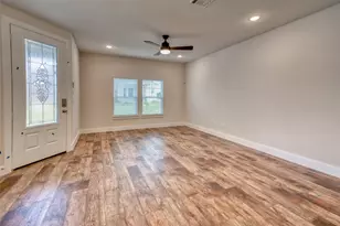 1403 Apricot Ln, Gainesville, TX 76240 - Photo 2