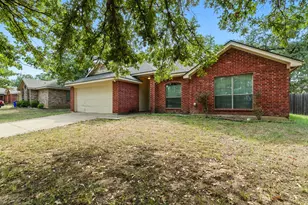 749 Oak Park Dr, Azle, TX 76020 - Photo 2