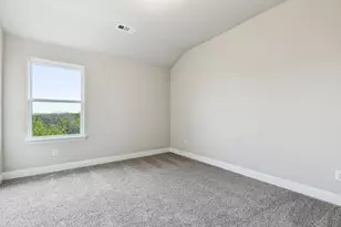 589 Hutchinson Ln, Lewisville, TX 75077 - Photo 8