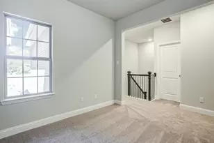 572 Hutchinson Ln, Lewisville, TX 75077 - Photo 8