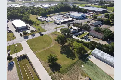 2412 Travis Street, Sherman, TX 75092 - Photo 2