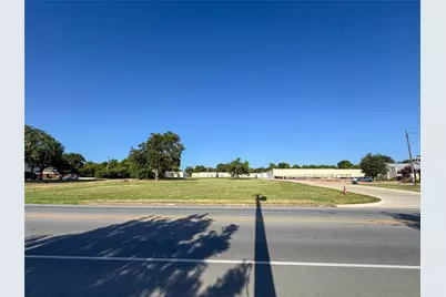 2412 Travis Street, Sherman, TX 75092 - Photo 6