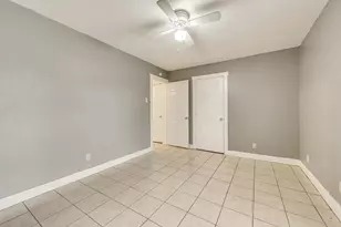 202 S Willomet Dr, Dallas, TX 75208 - Photo 10