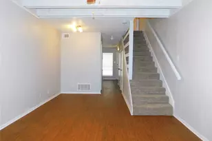 1911 Kingswood Ct, Denton, TX 76205 - Photo 4