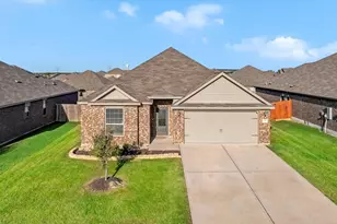 1841 Chesapeake Dr, Crowley, TX 76036 - Photo 2