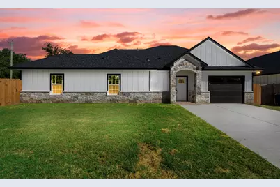 510 Washington Street, Ennis, TX 75119 - Photo 1