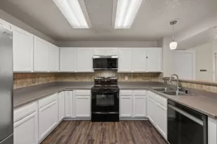 1409 Golden Gate Dr, Carrollton, TX 75007 - Photo 8